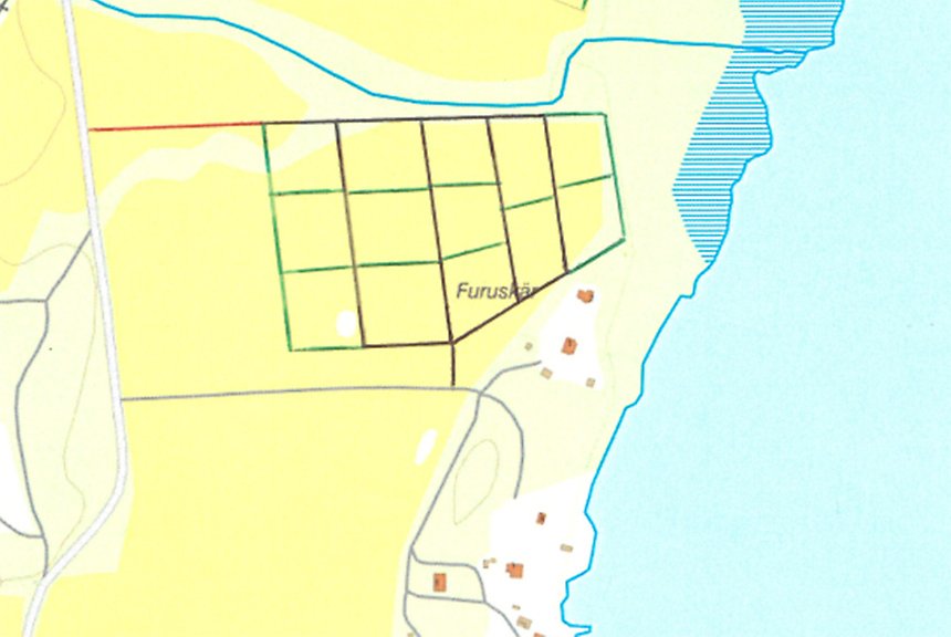 Kartbild som visare ett område på västra sidan av sjön Vidöstern. Platsen Furuskär är markerad med en röd punkt. På området har eleverna ritat in en rutnät av tomter.