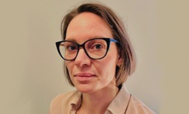 Porträttbild på Sandra Viktorin.